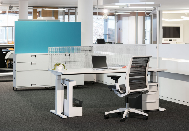 Lightwall_desk_27_auftisch_2