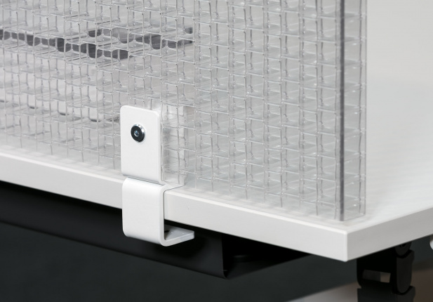 Lightwall_desk_27_auftisch_klemme_1